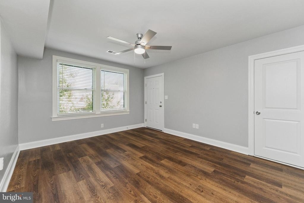 2021 E Street Ne - Photo 3