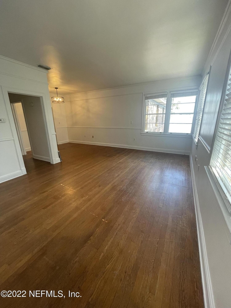 2746 Vernon Terrace - Photo 2