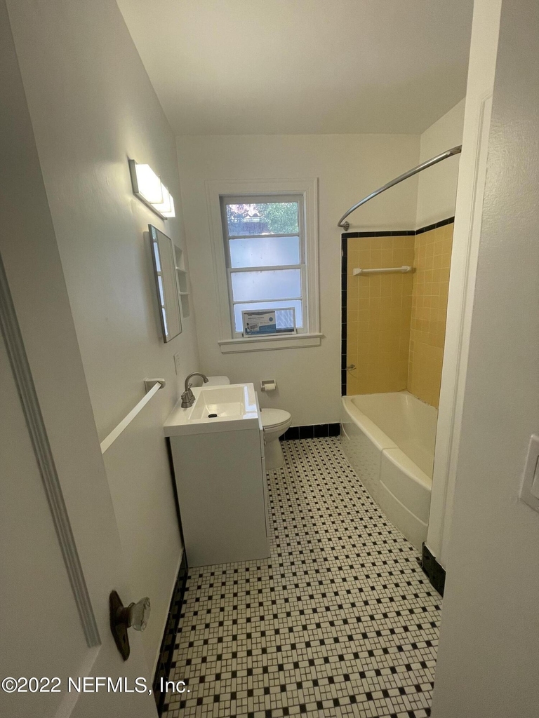 2746 Vernon Terrace - Photo 7