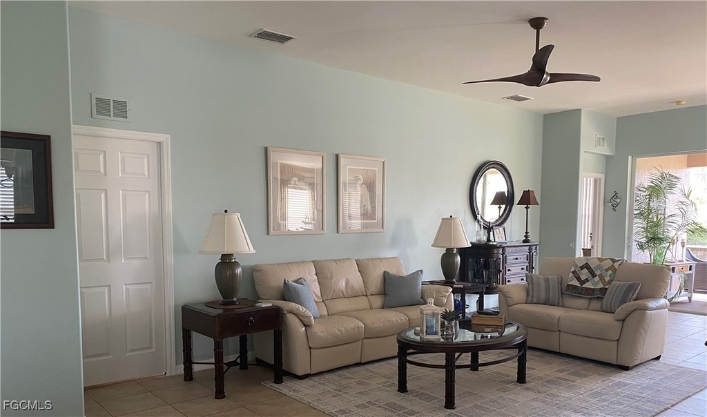 10063 Majestic Avenue - Photo 4