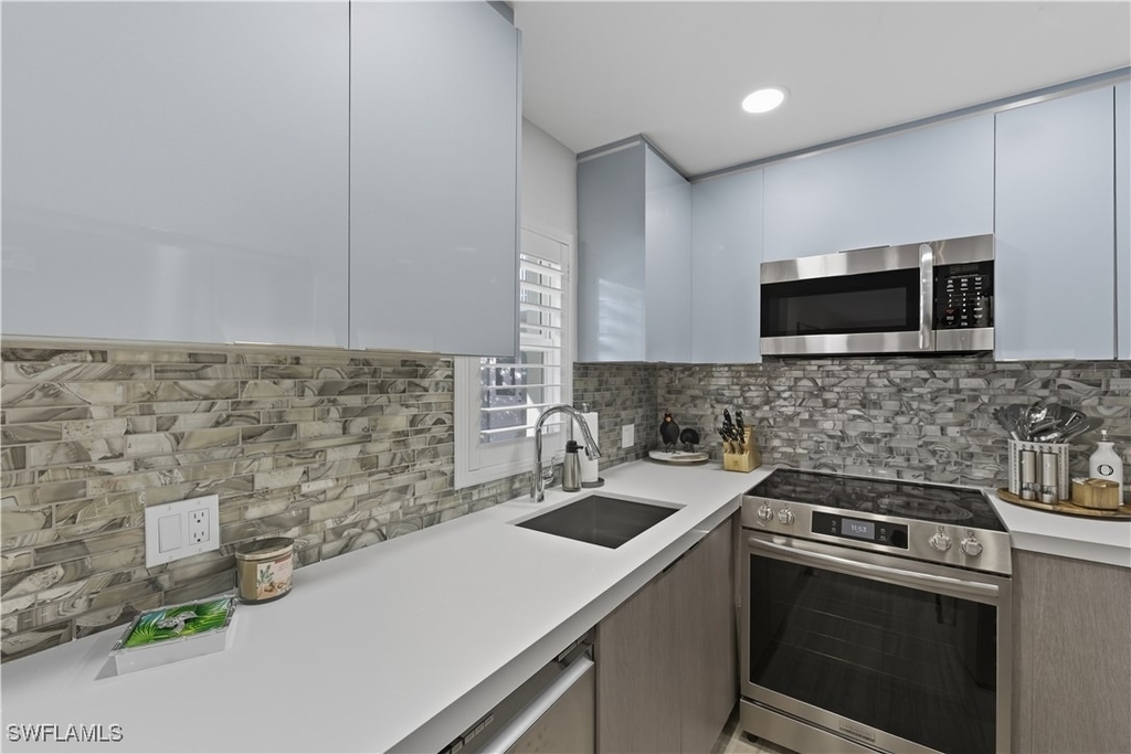 609 12th Avenue S - Photo 5