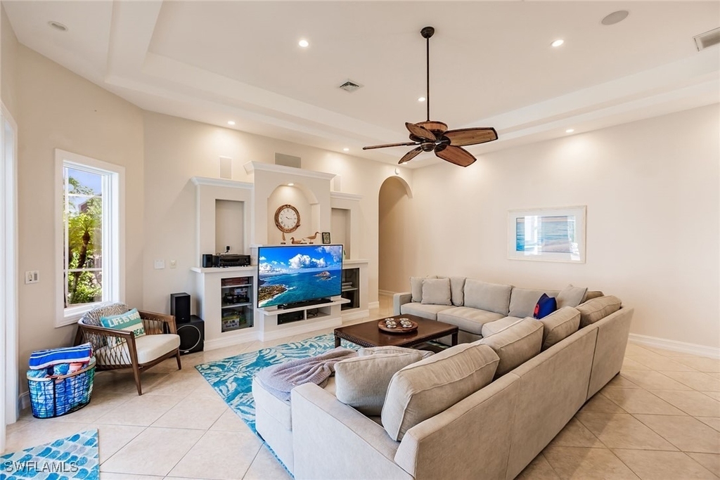 950 Snowberry Court - Photo 4