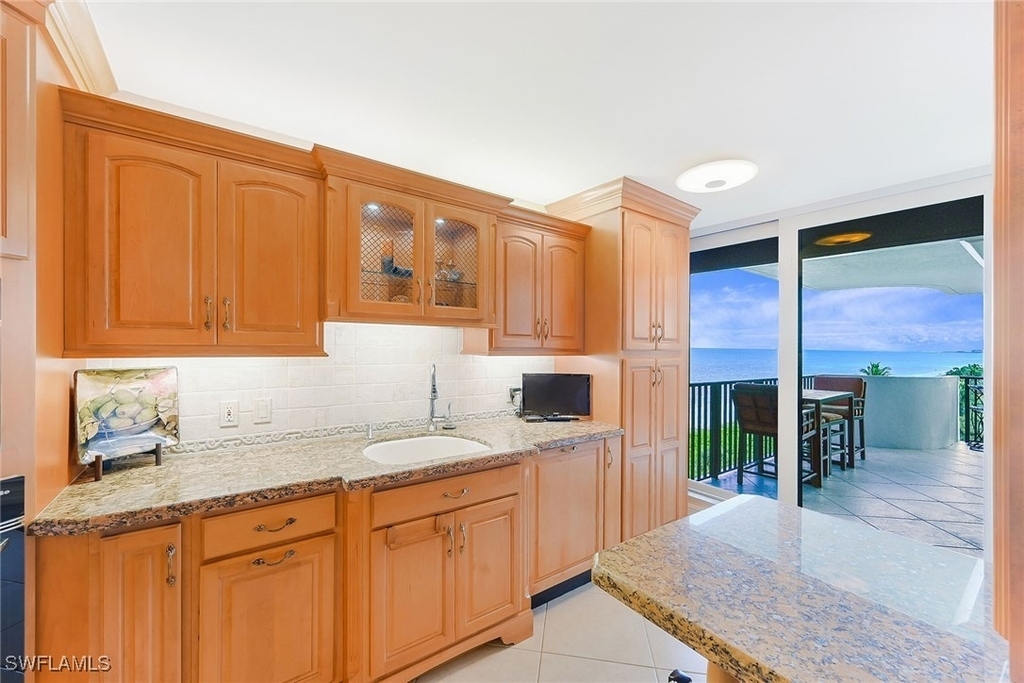 4005 Gulf Shore Boulevard N - Photo 6