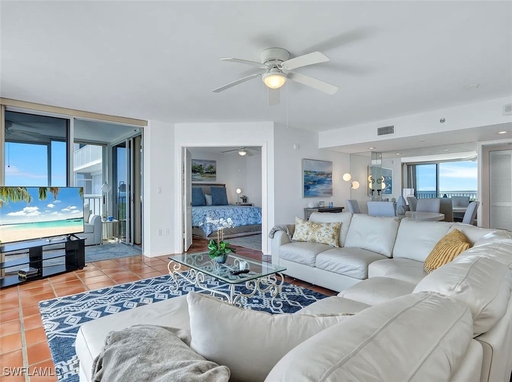 6361 Pelican Bay Boulevard - Photo 9