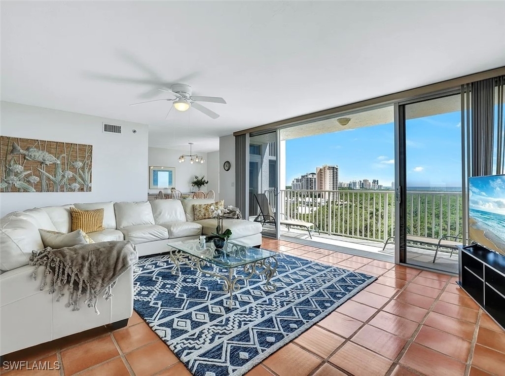 6361 Pelican Bay Boulevard - Photo 2