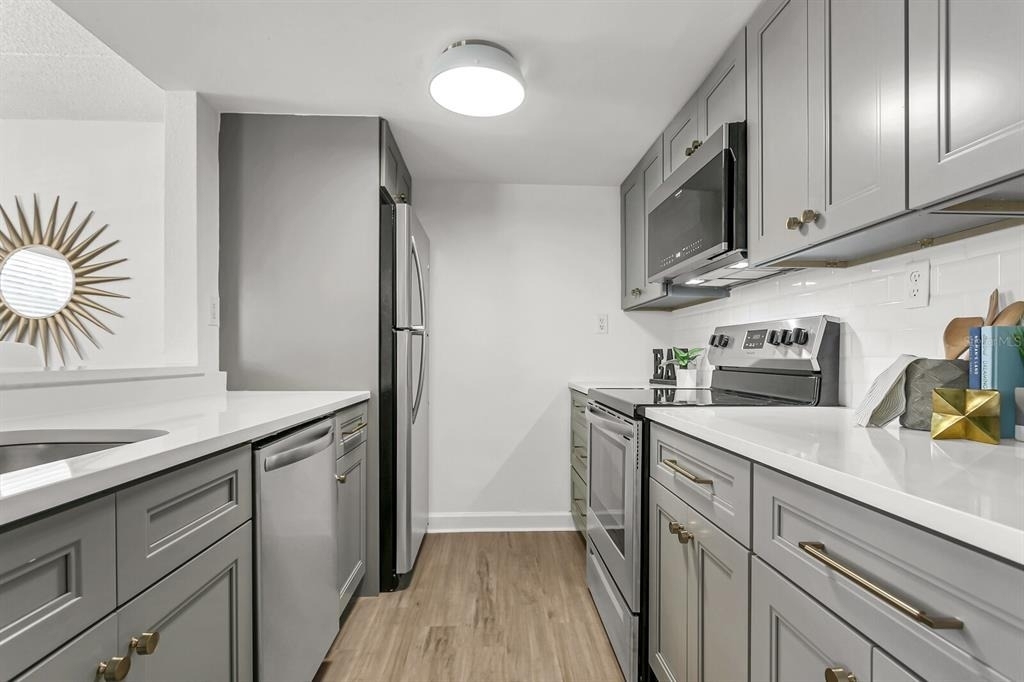 807 S Howard Avenue - Photo 6
