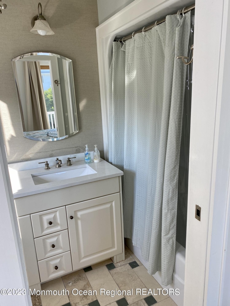 447 E Main Street - Photo 5