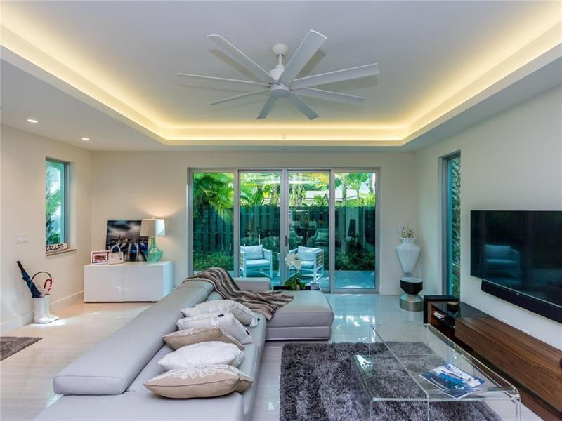 240 Shore Court - Photo 10