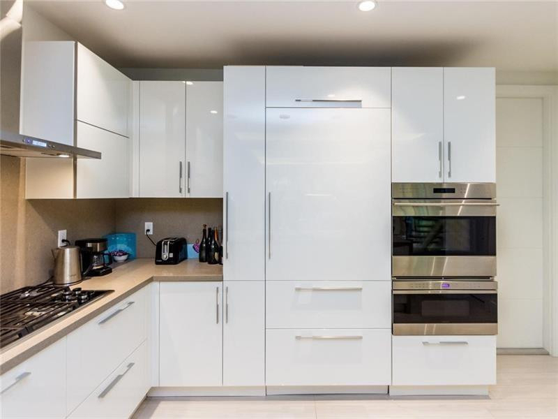 240 Shore Court - Photo 4