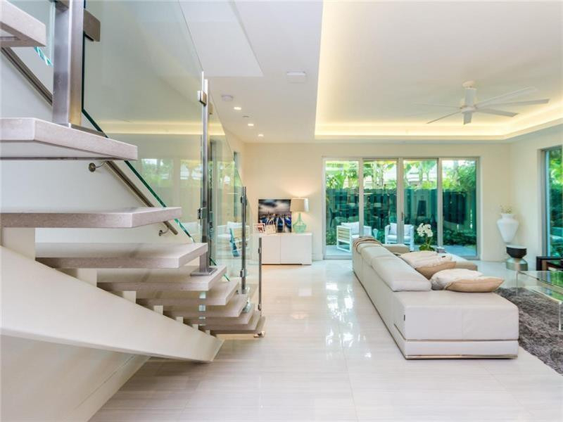 240 Shore Court - Photo 8