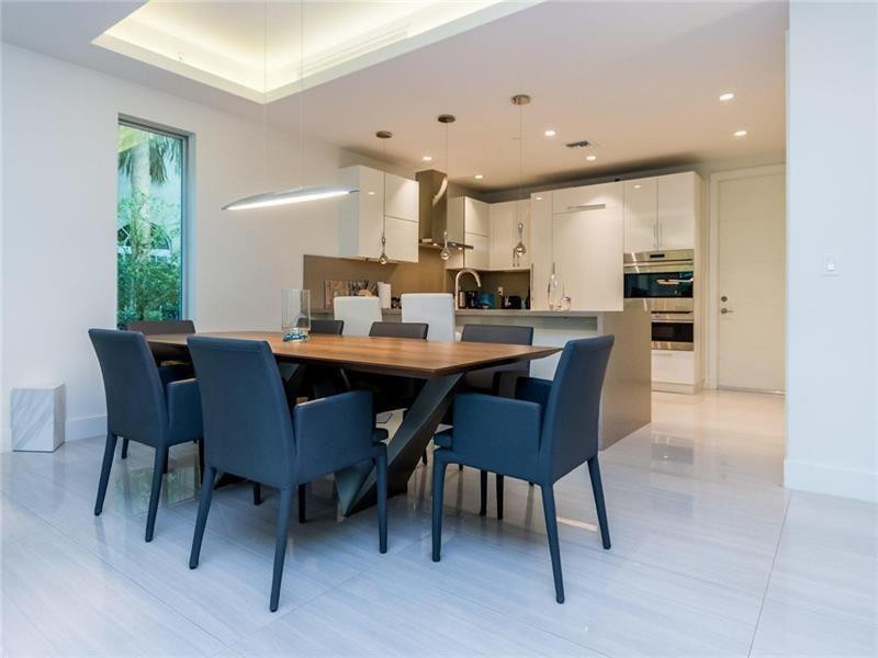 240 Shore Court - Photo 11