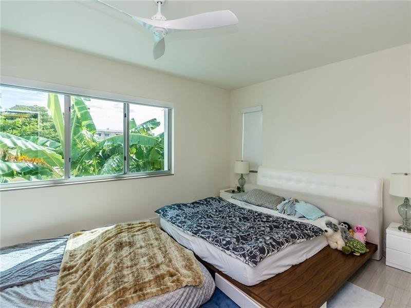 240 Shore Court - Photo 16