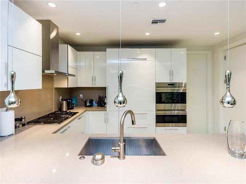 240 Shore Court - Photo 3