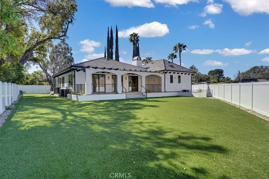 5520 Woodlake Avenue - Photo 37