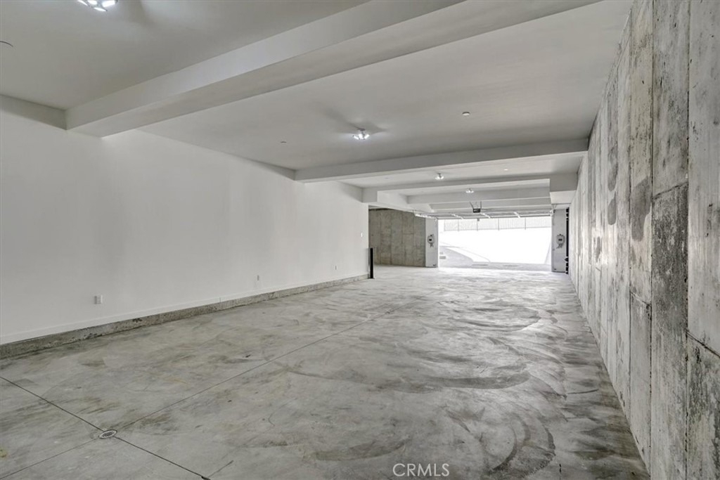 5520 Woodlake Avenue - Photo 35