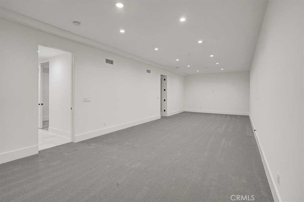 5520 Woodlake Avenue - Photo 23