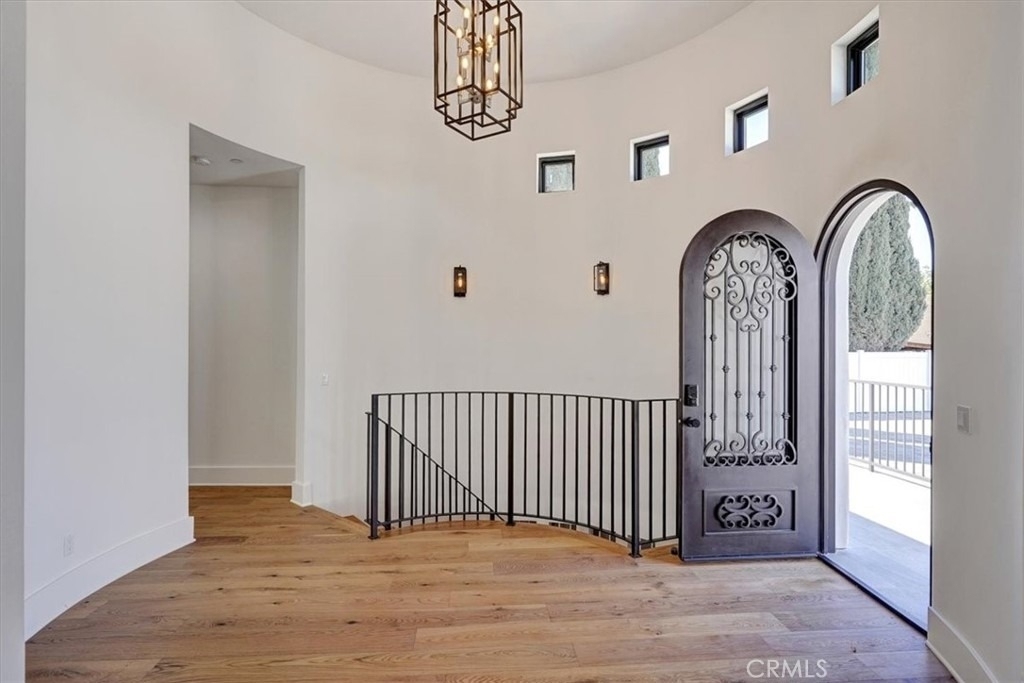 5520 Woodlake Avenue - Photo 1