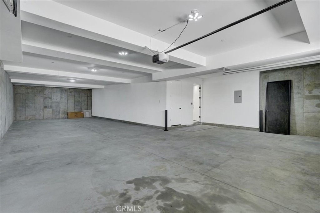 5520 Woodlake Avenue - Photo 33