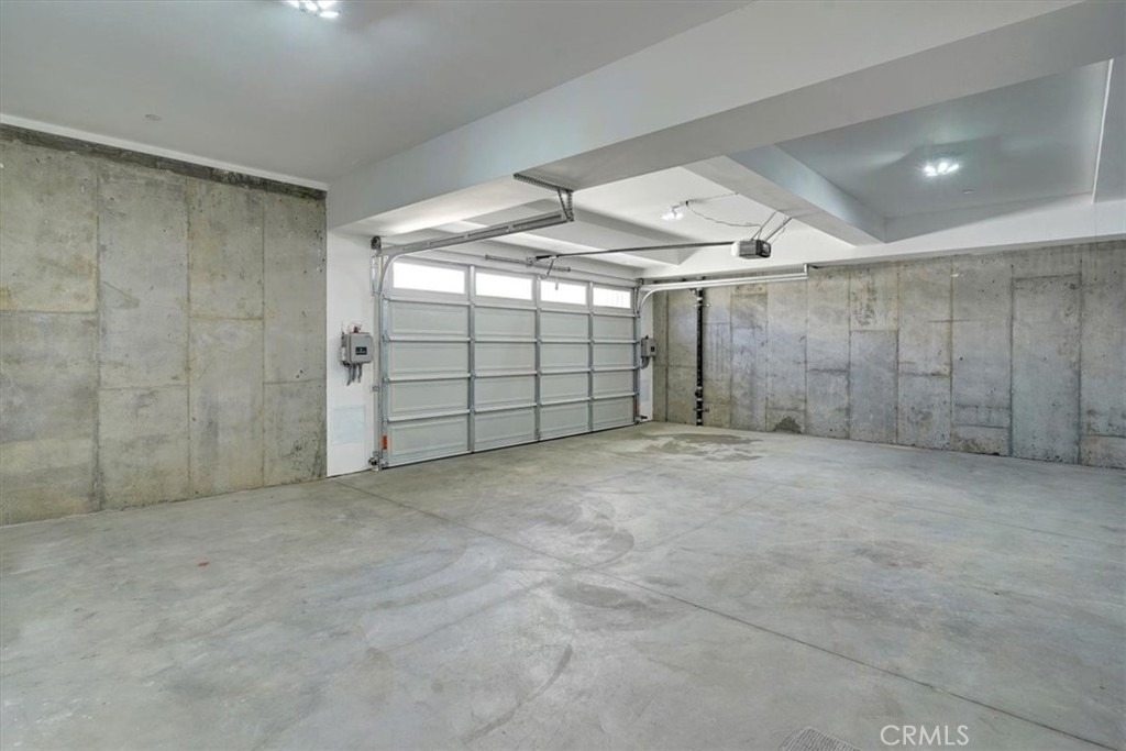 5520 Woodlake Avenue - Photo 34
