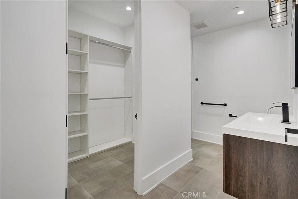 5520 Woodlake Avenue - Photo 30