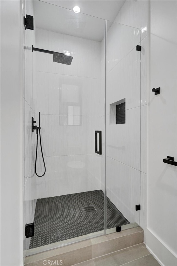 5520 Woodlake Avenue - Photo 32