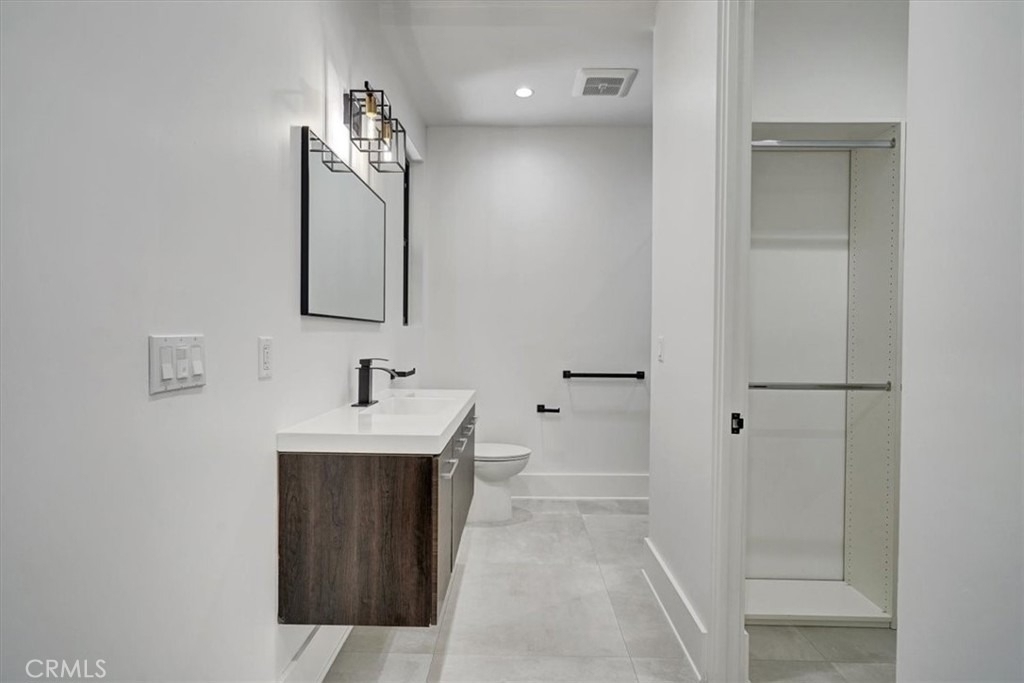 5520 Woodlake Avenue - Photo 24
