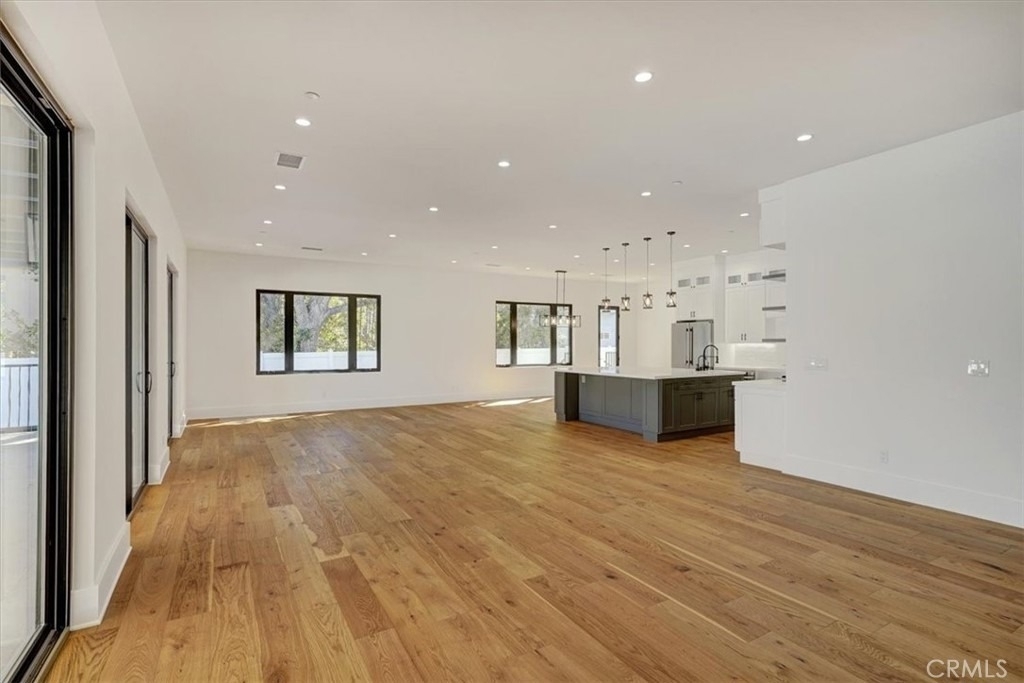 5520 Woodlake Avenue - Photo 6