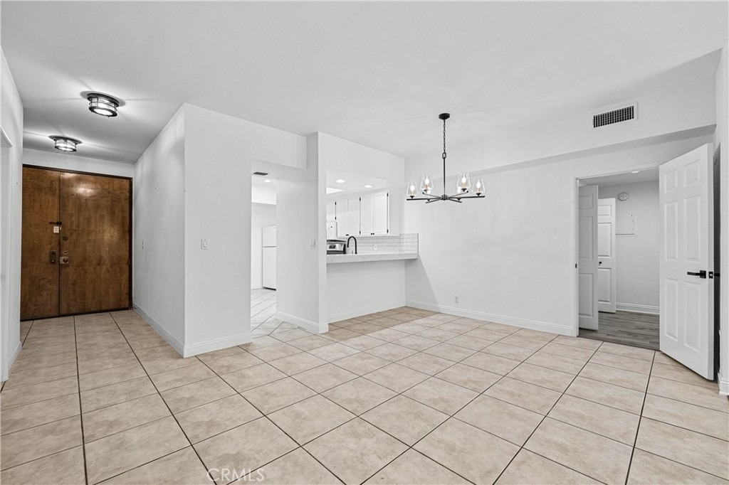 1630 S Bentley Avenue - Photo 4