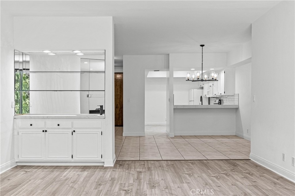 1630 S Bentley Avenue - Photo 9