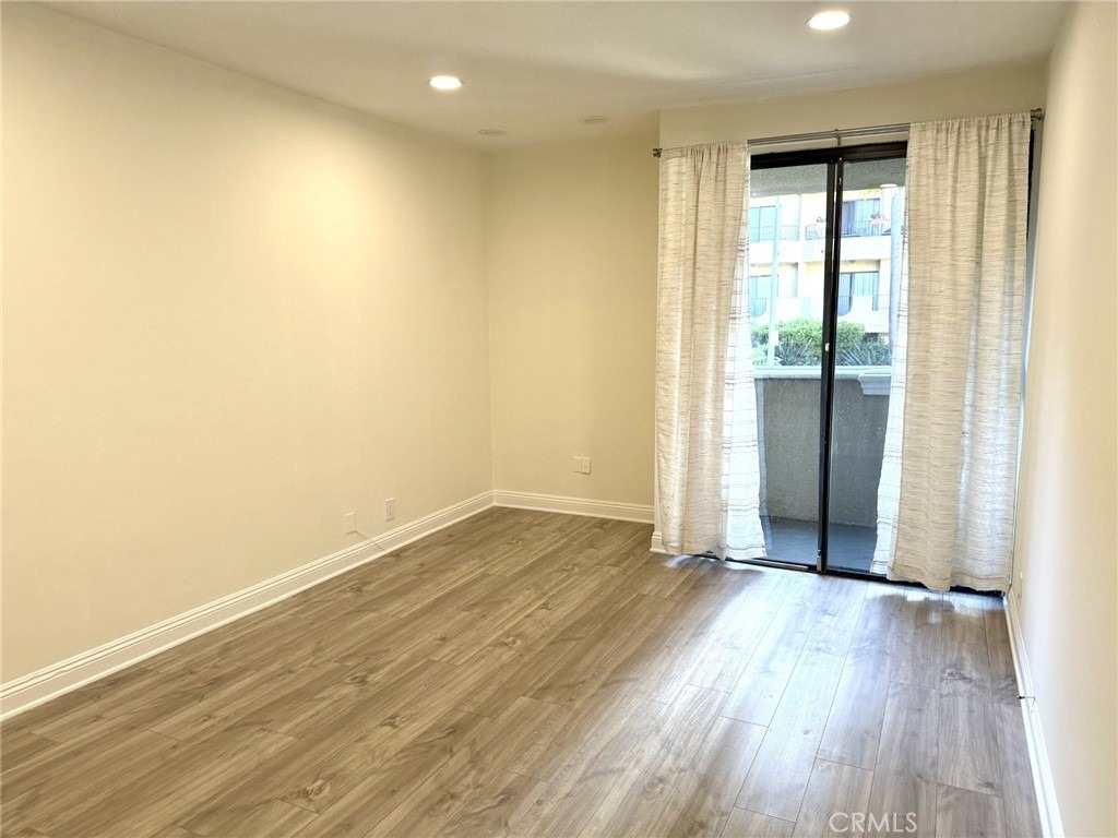 1630 S Bentley Avenue - Photo 26