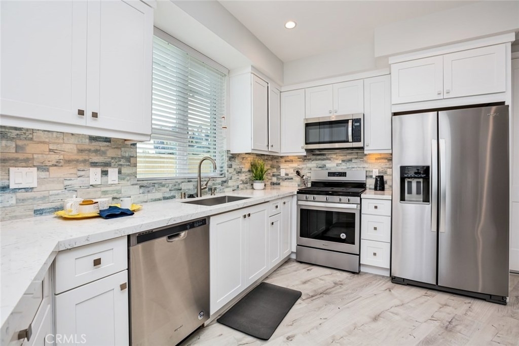 10718 Acama Street - Photo 8