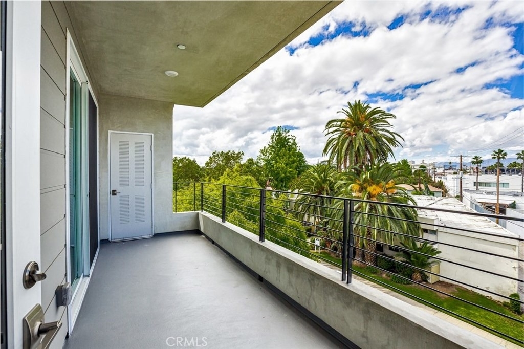 10718 Acama Street - Photo 33
