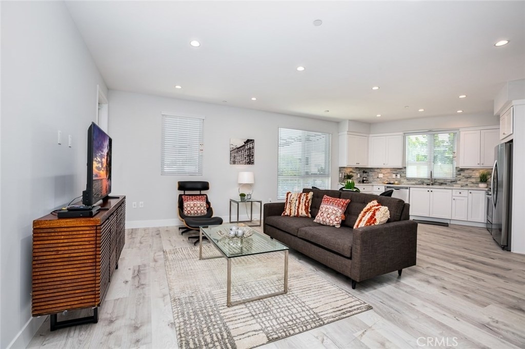 10718 Acama Street - Photo 12