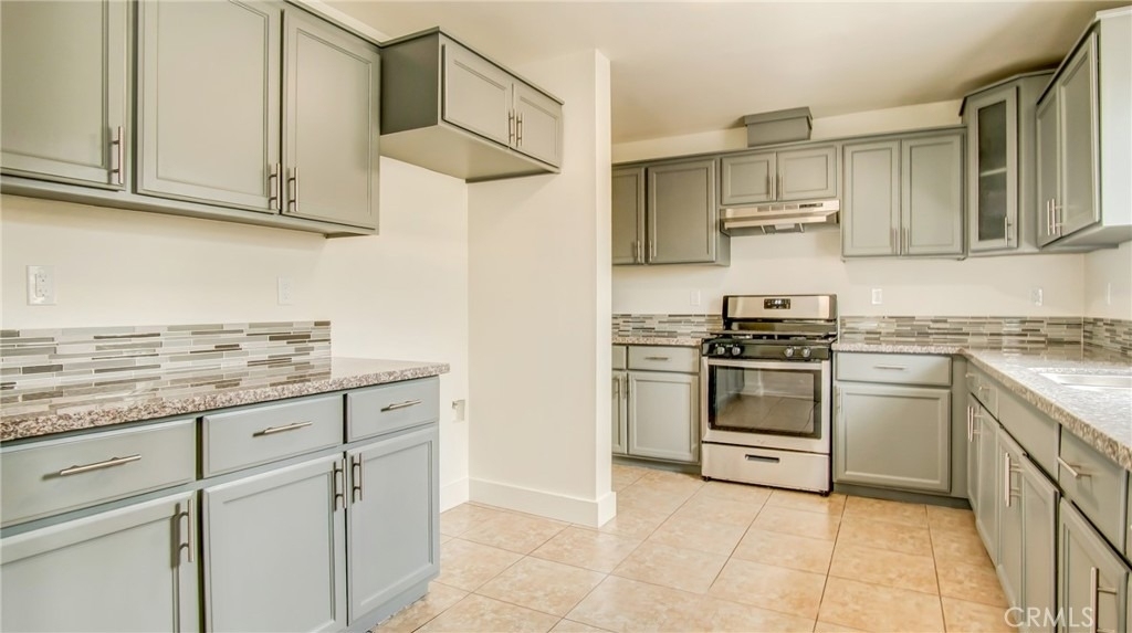 330 E 101st St - Photo 2