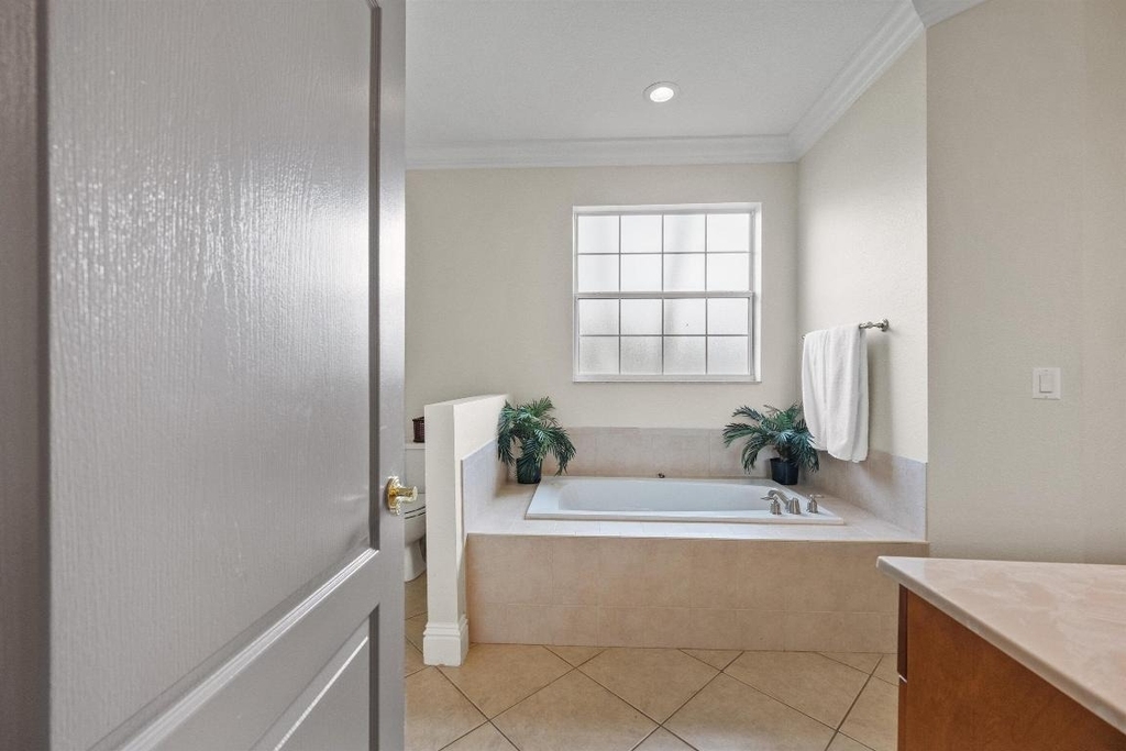 2981 Dovedale Court E - Photo 21