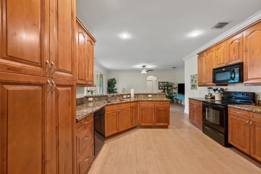 2981 Dovedale Court E - Photo 5