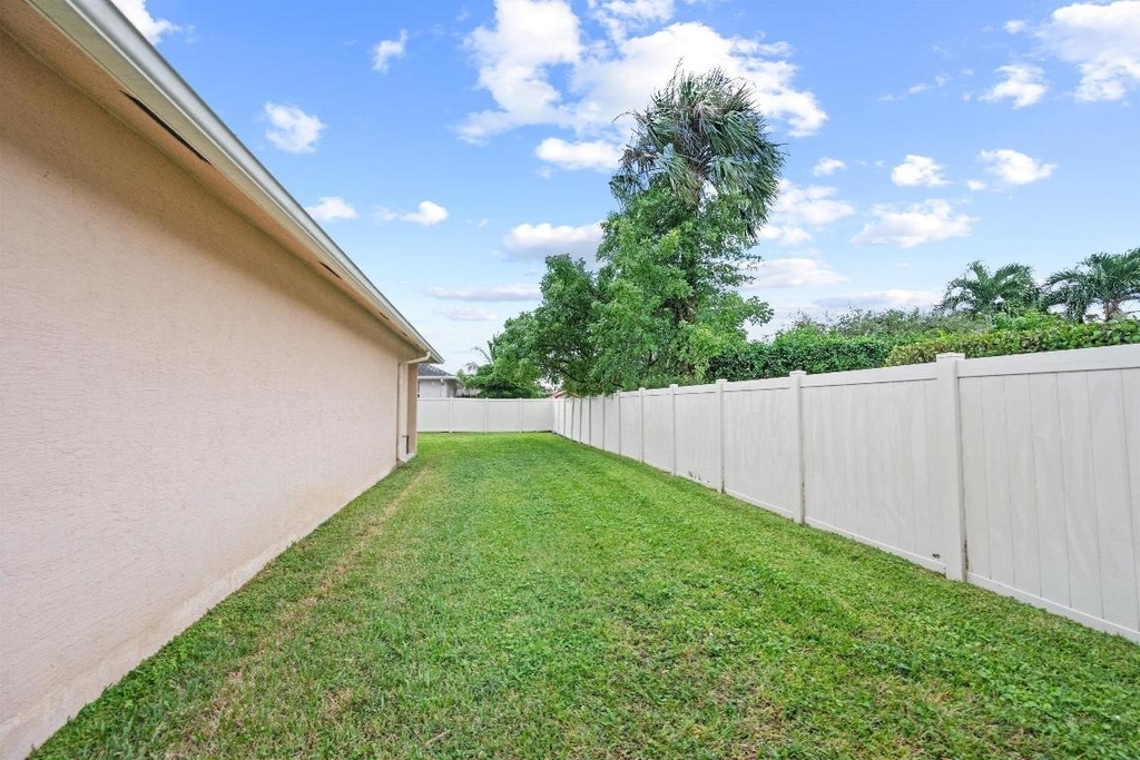 2981 Dovedale Court E - Photo 32