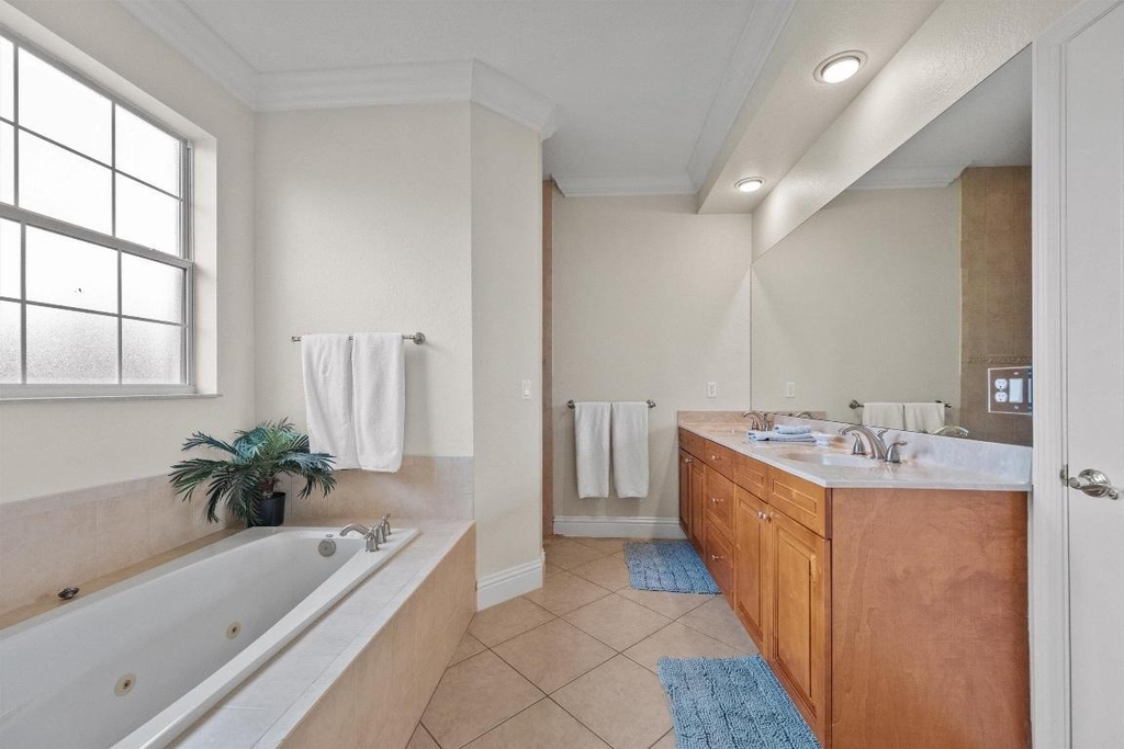 2981 Dovedale Court E - Photo 22