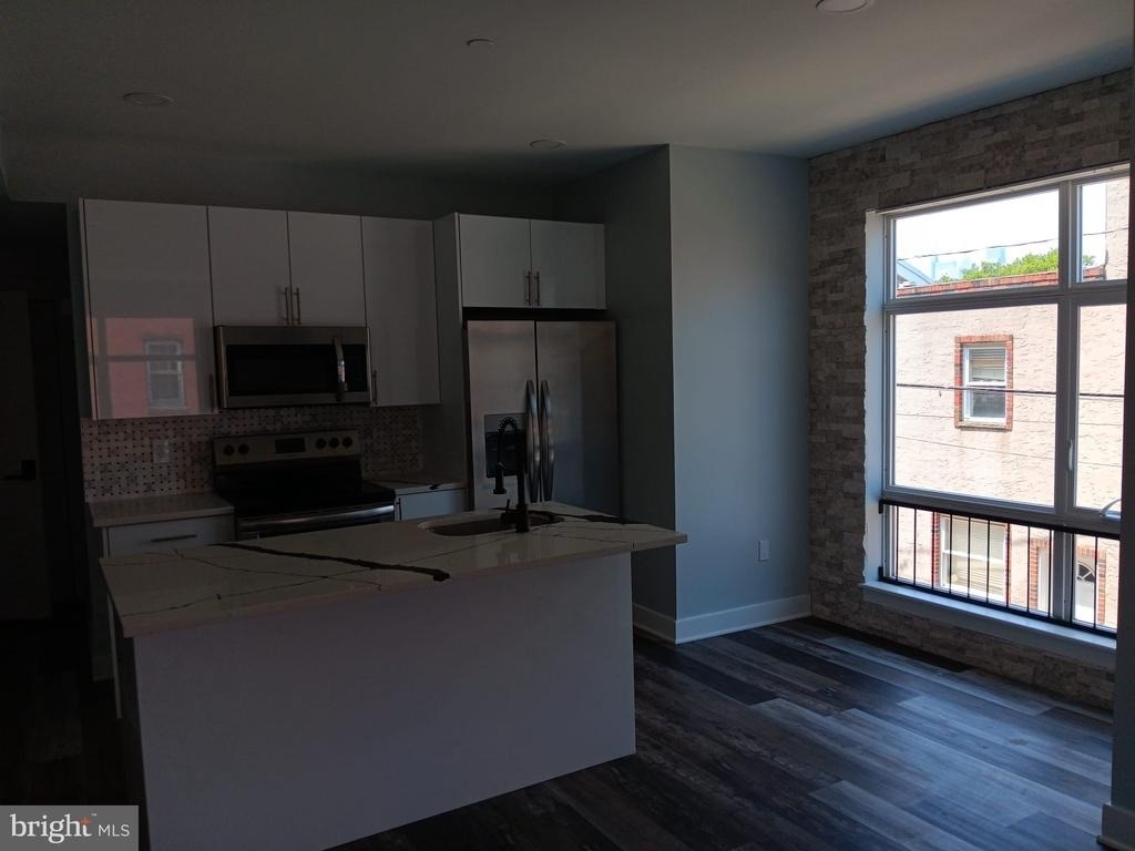 1328 S 6th Street - Photo 1