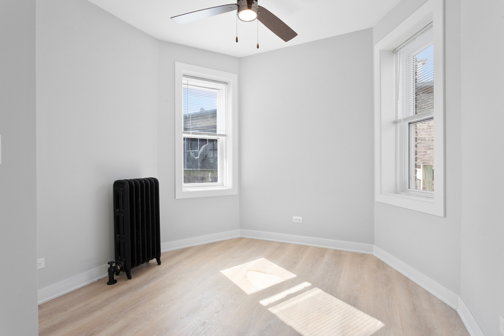 7383 N Damen Avenue - Photo 9