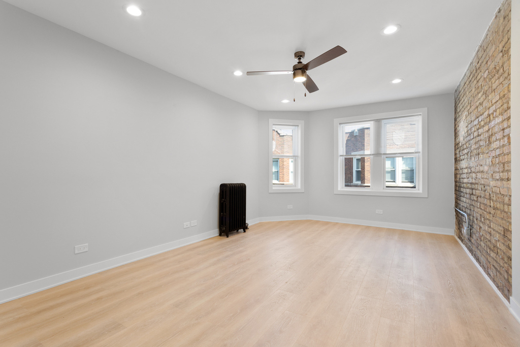 7383 N Damen Avenue - Photo 3