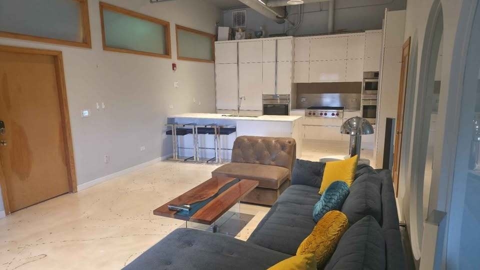 110 W Bartlett Avenue - Photo 3