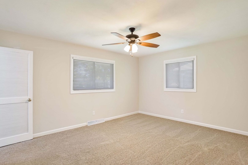1716 Georgetown Drive - Photo 17