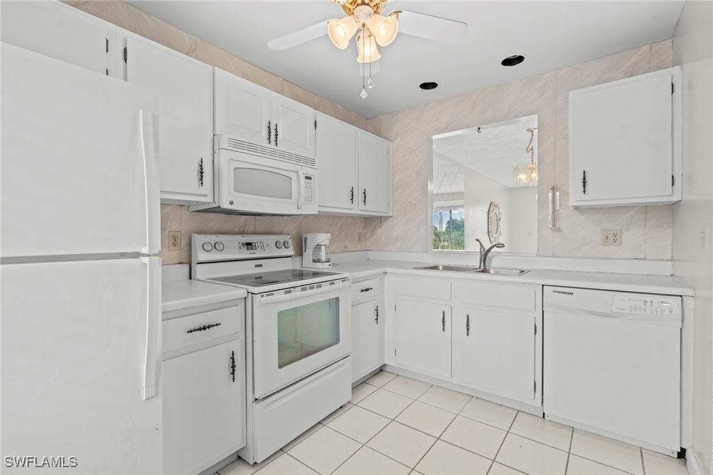 6184 Michelle Way - Photo 16