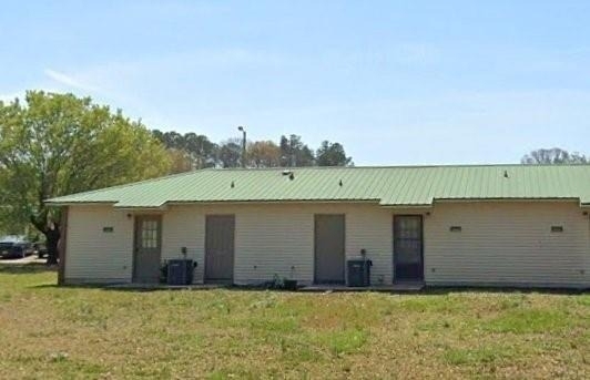 4350 Lakewood Ct - Photo 2
