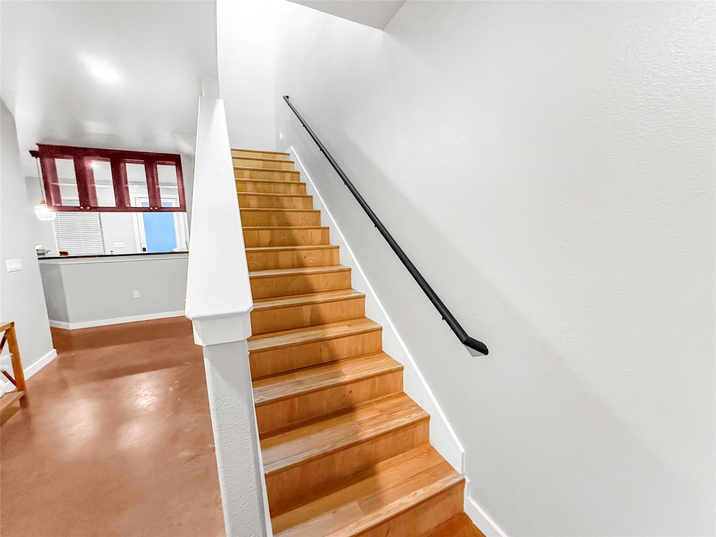 2216 Chenevert Street - Photo 9
