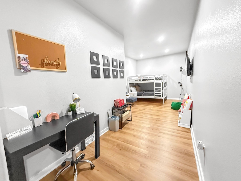 2216 Chenevert Street - Photo 11