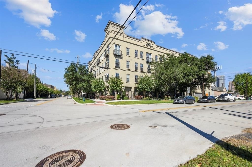 2216 Chenevert Street - Photo 22