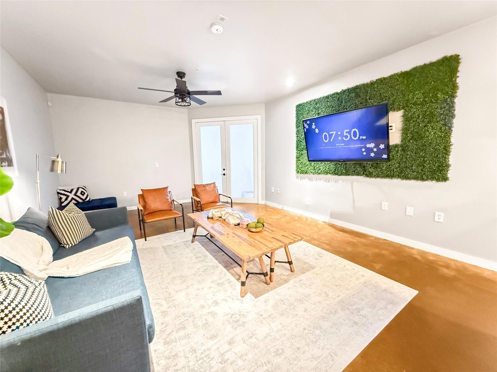 2216 Chenevert Street - Photo 1