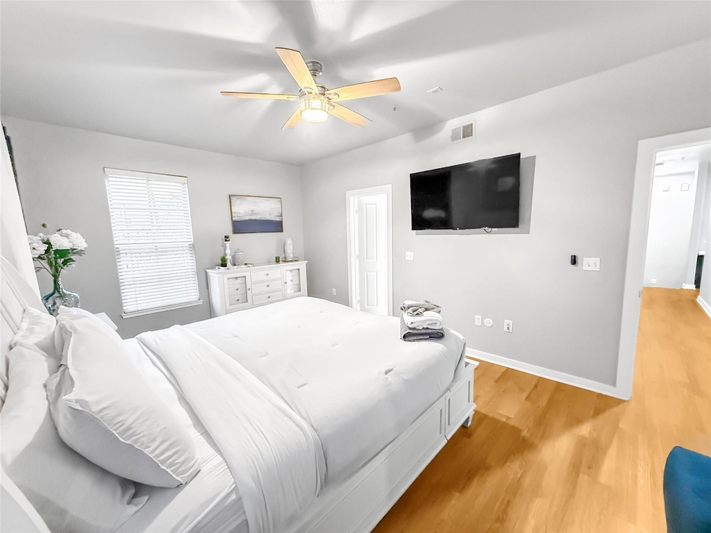 2216 Chenevert Street - Photo 16